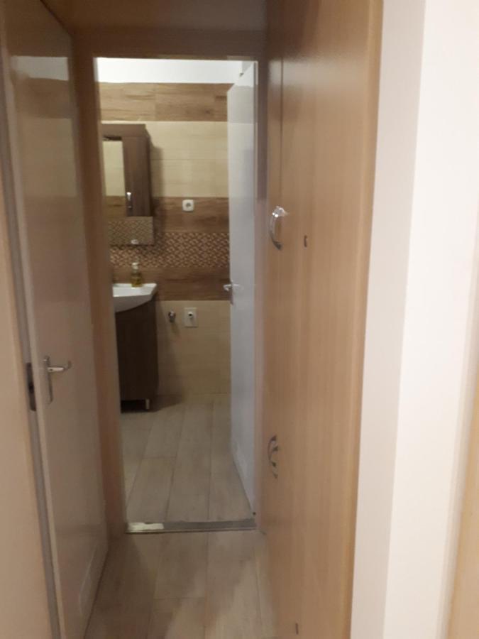 Katalin Apartman ไฮจ์ดุสโซบอสโล ภายนอก รูปภาพ