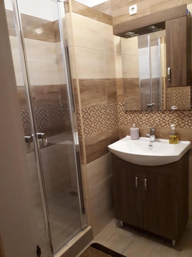 Katalin Apartman ไฮจ์ดุสโซบอสโล ภายนอก รูปภาพ