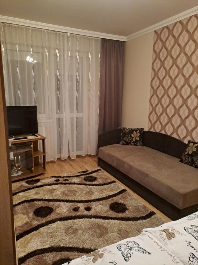 Katalin Apartman ไฮจ์ดุสโซบอสโล ภายนอก รูปภาพ